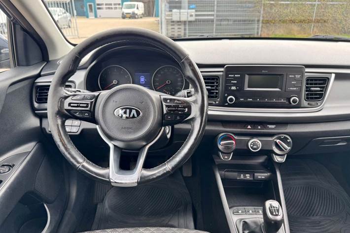 Blå Kia Rio fra 2017