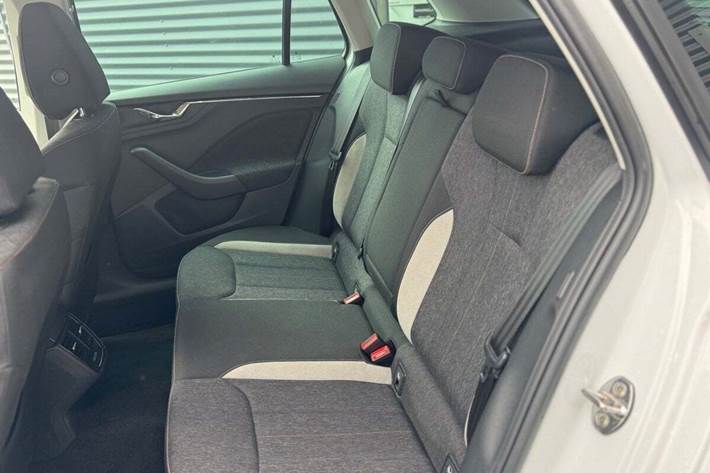 Hvid Skoda Kamiq fra 2020