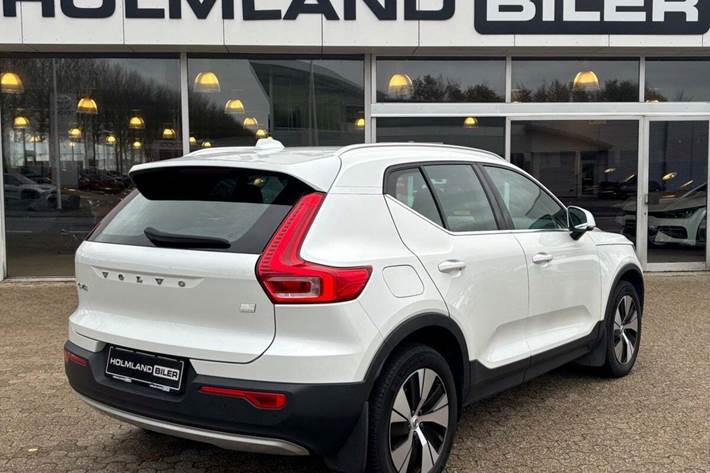 Hvid Volvo XC40 fra 2021