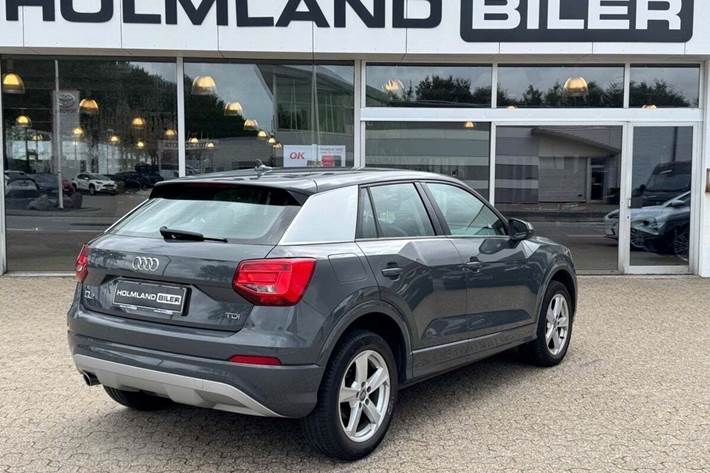 Grå Audi Q2 fra 2018