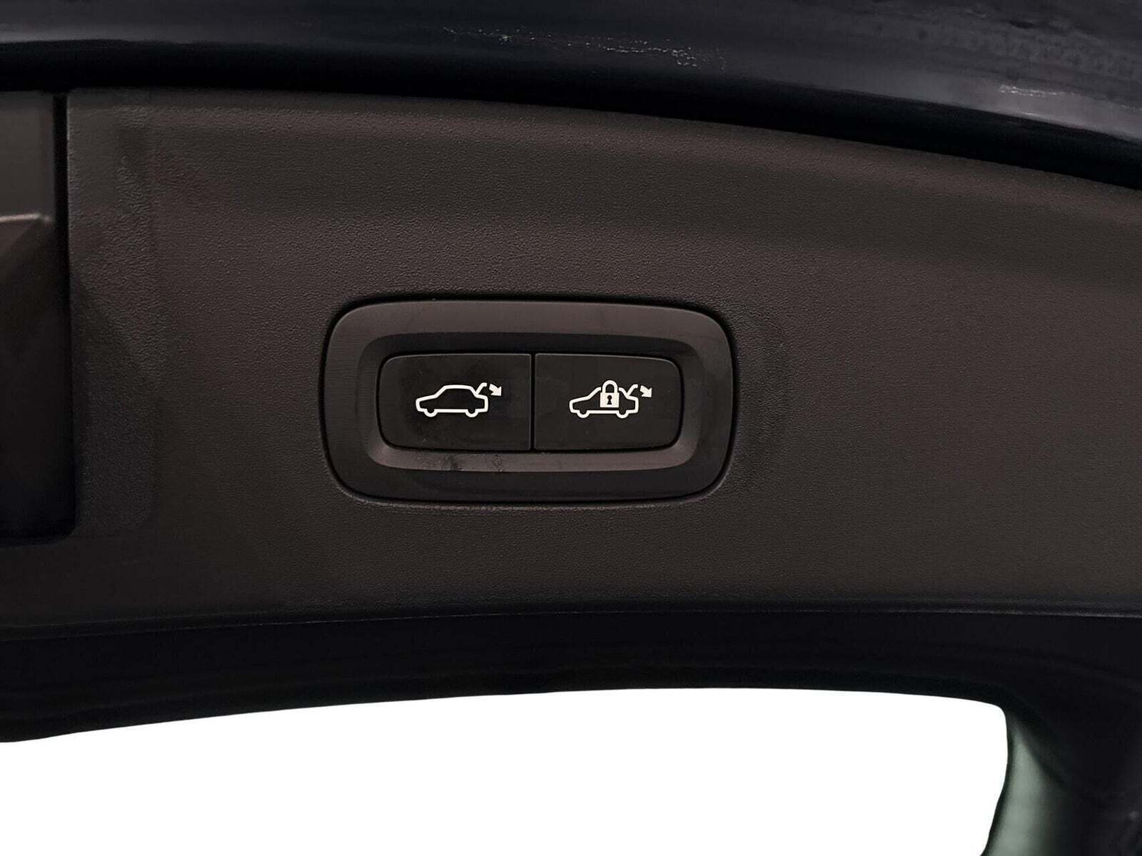 Blå Polestar 2 fra 2023