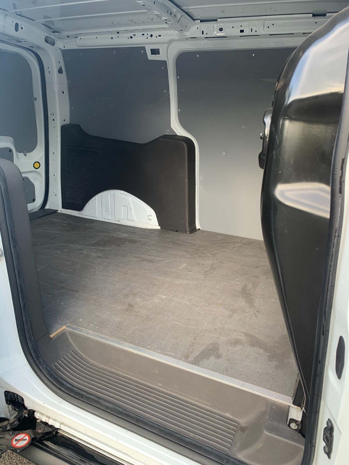 Hvid Ford Transit Connect fra 2019