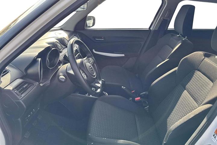 Hvid Suzuki Swift fra 2023