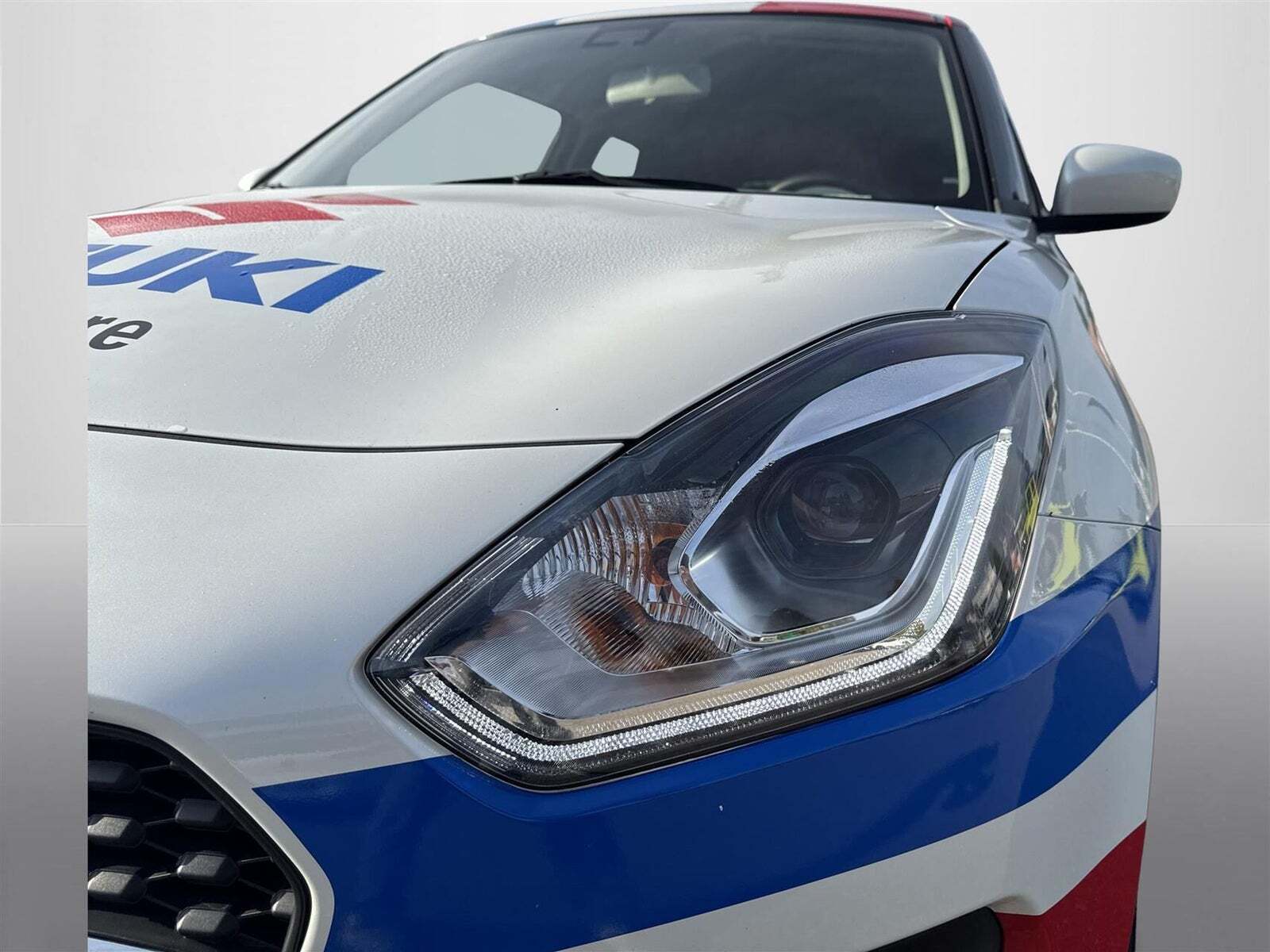 Hvid Suzuki Swift fra 2023