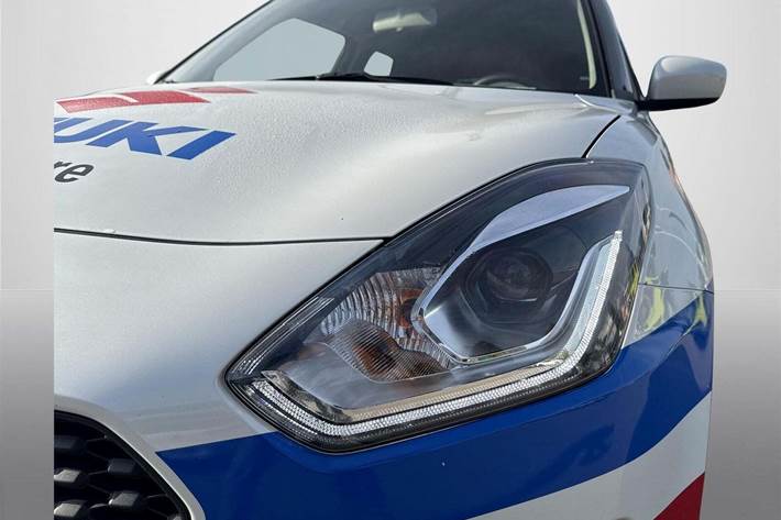 Hvid Suzuki Swift fra 2023