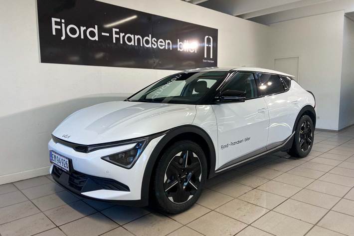 Hvid Kia EV6 fra 2025 set udefra