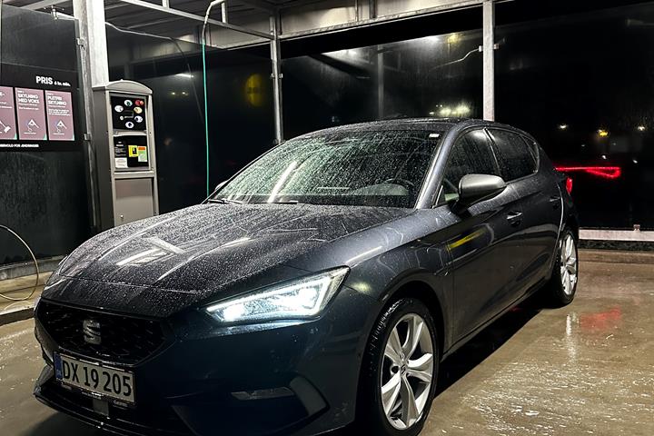 Blå Seat Leon fra 2020