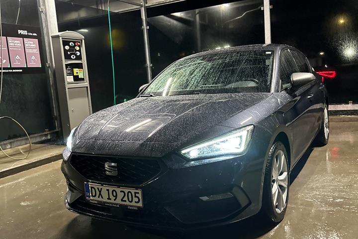 Blå Seat Leon fra 2020