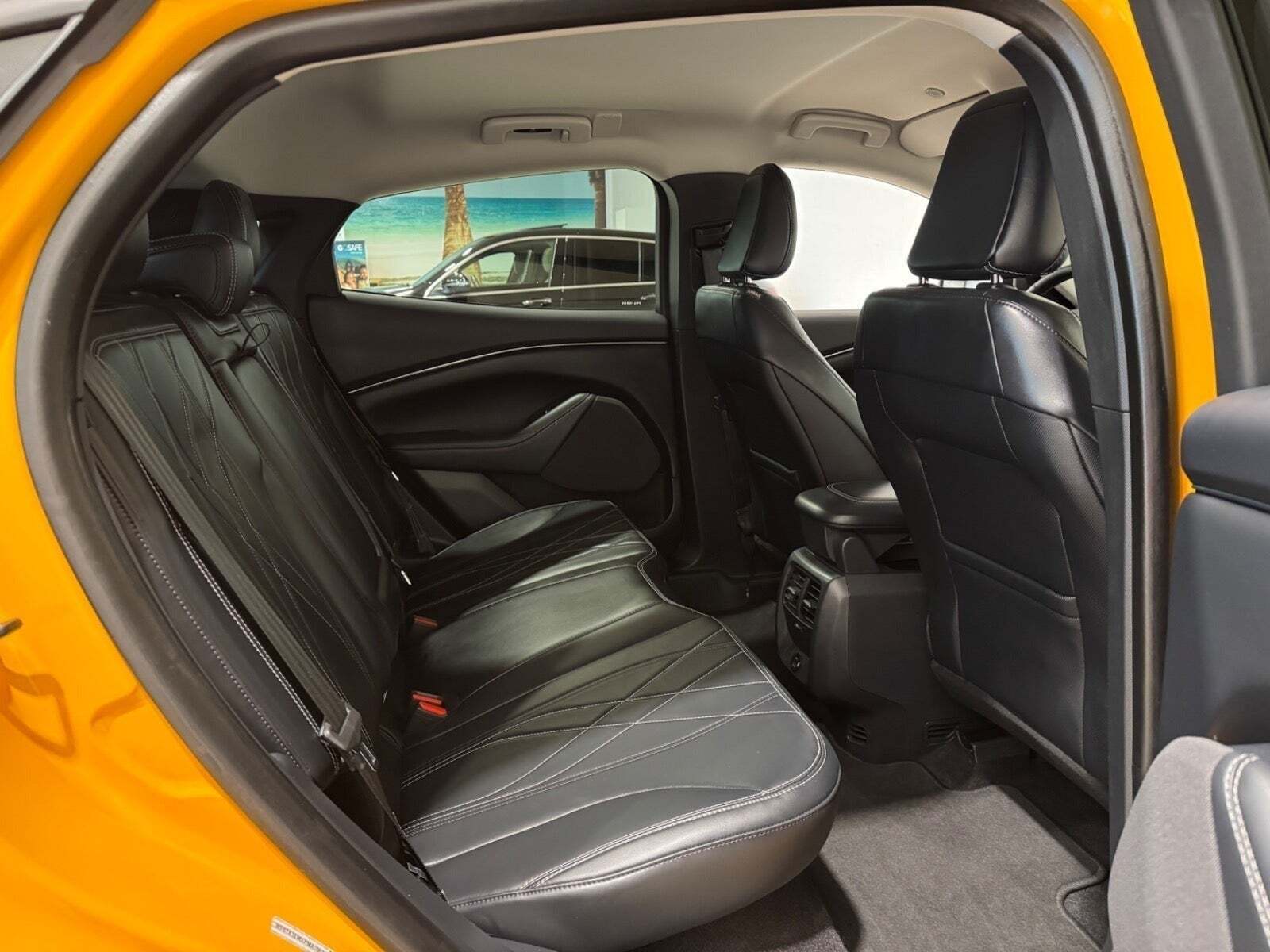 Orange Ford Mustang Mach-E fra 2023