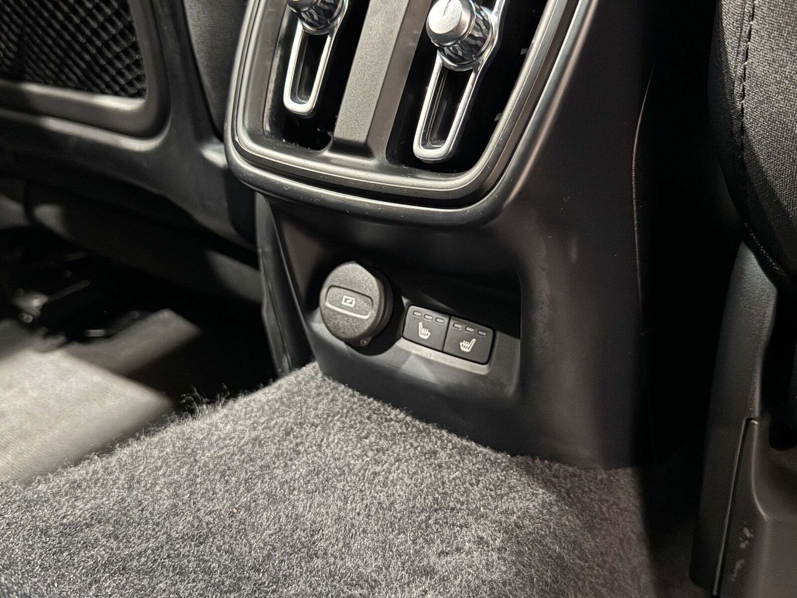 Blå Polestar 2 fra 2023