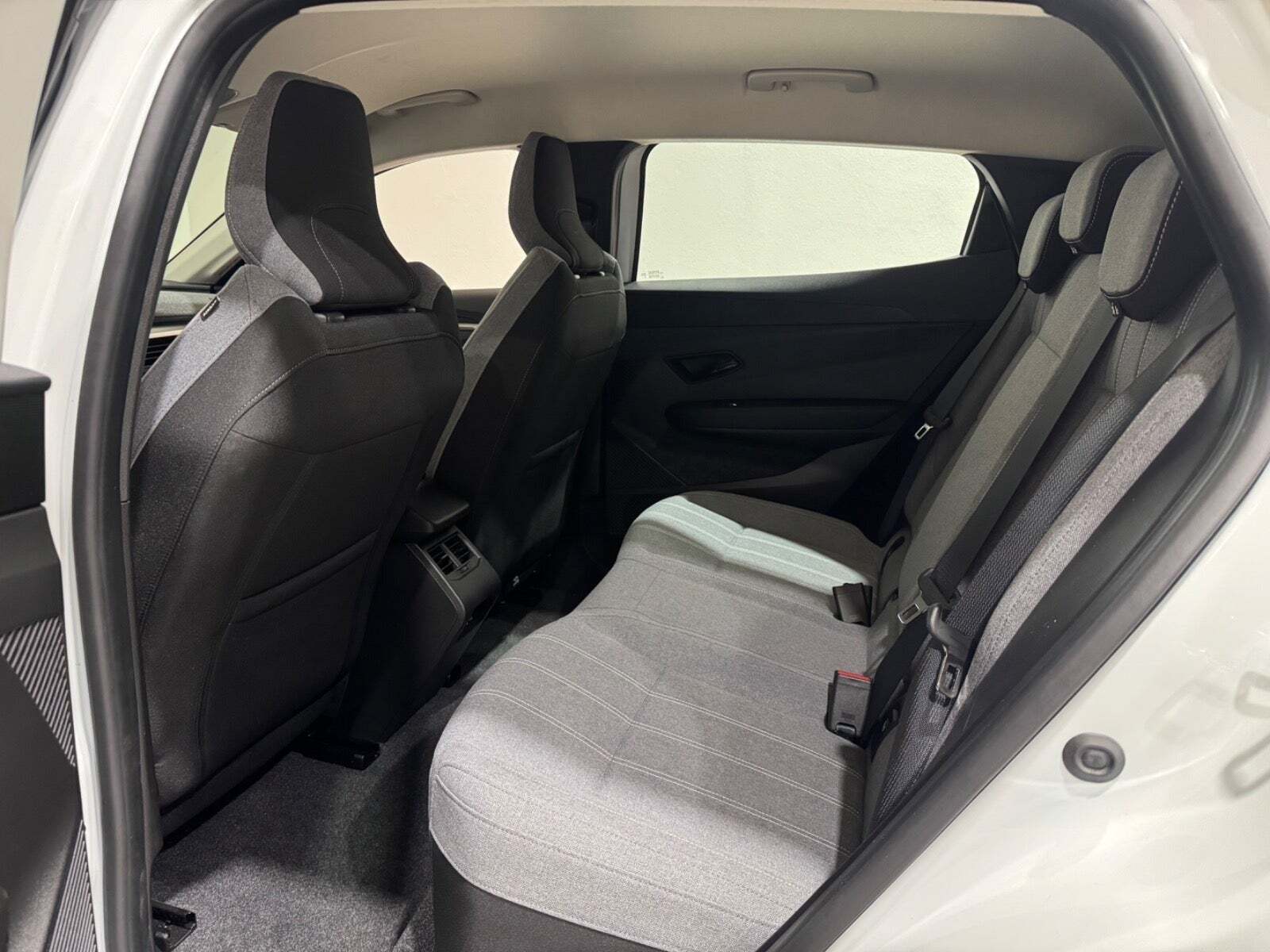 Hvid Renault Megane E-Tech fra 2024