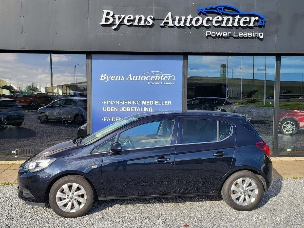 Sort Opel Corsa fra 2019