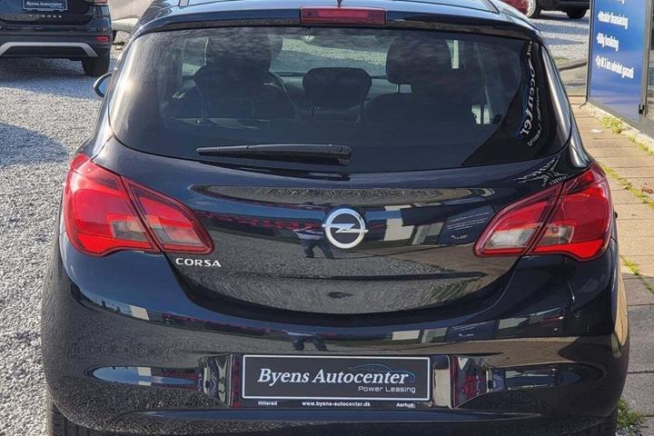 Sort Opel Corsa fra 2019