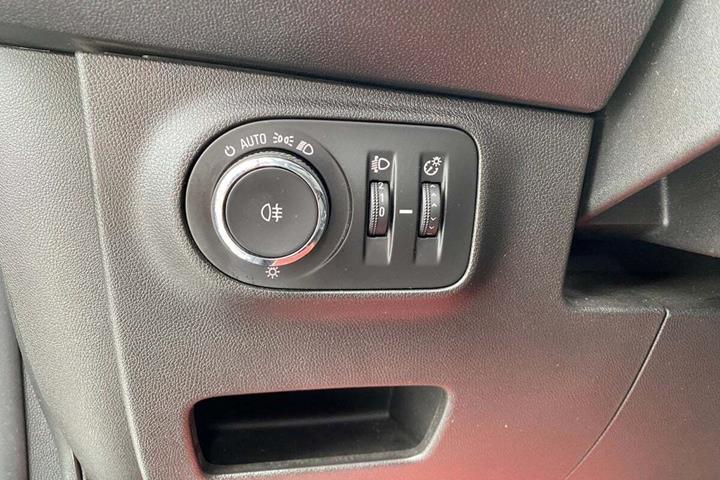 Sort Opel Corsa fra 2019
