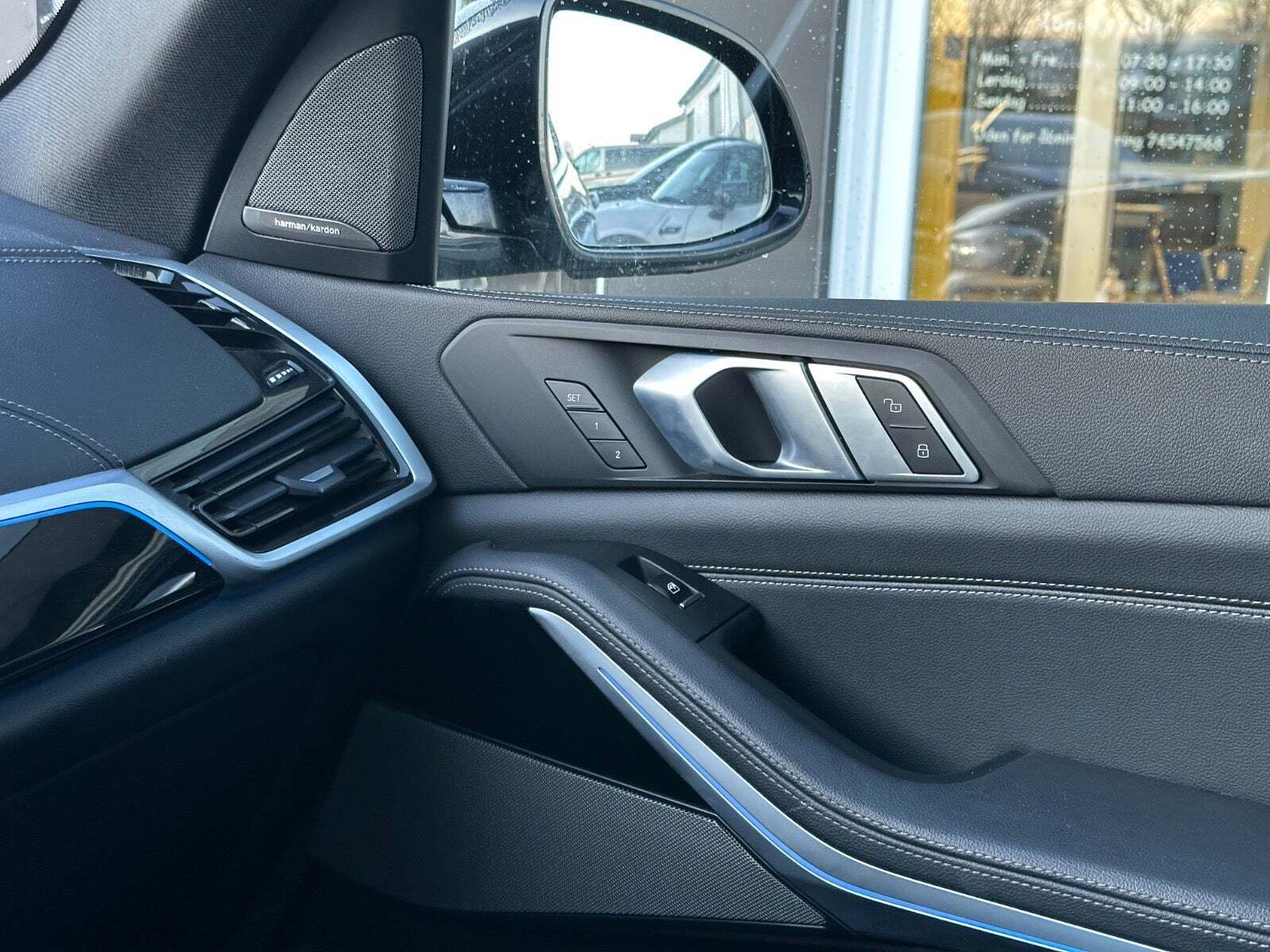 Grå BMW X5 fra 2021