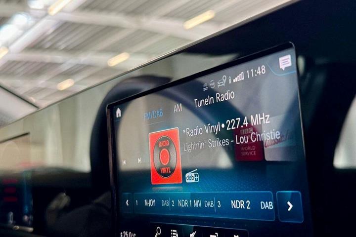 Grå Mercedes A250 e fra 2021