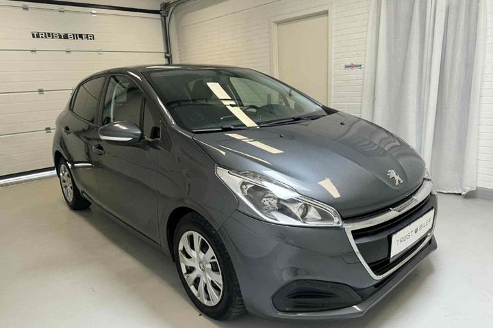 Grå Peugeot 208 fra 2017