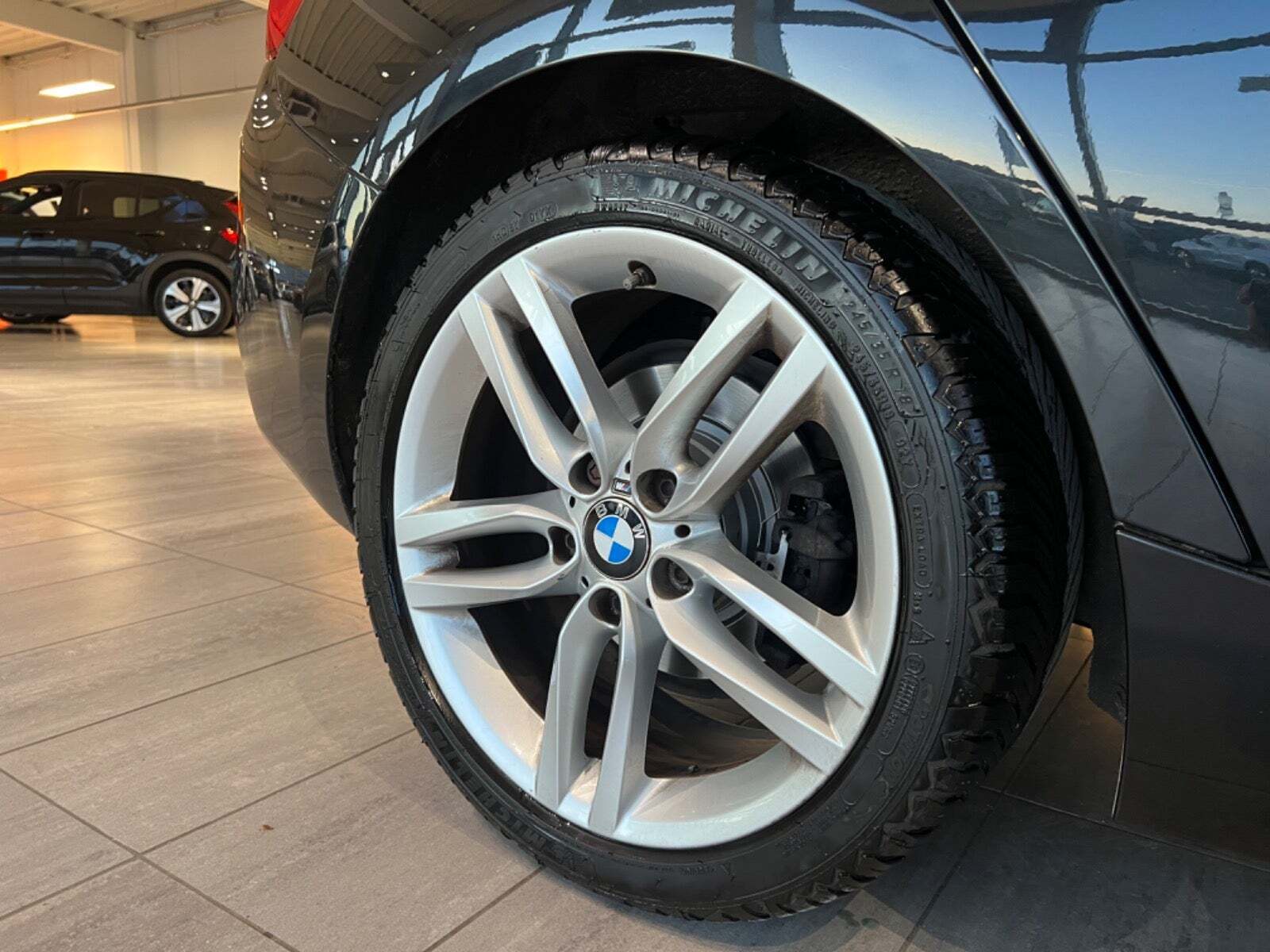 Sort BMW 118i fra 2019