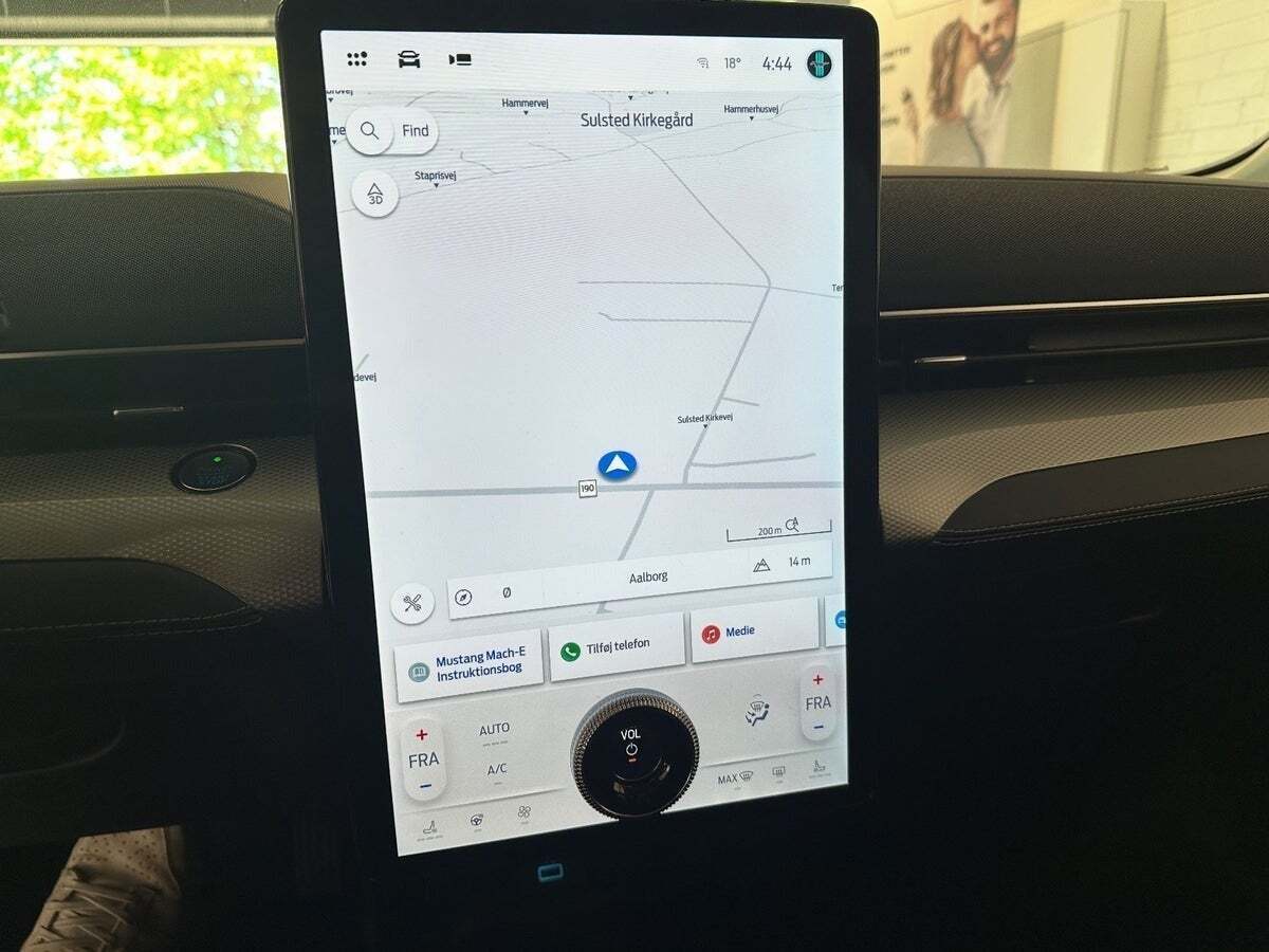 Hvid Ford Mustang Mach-E fra 2021