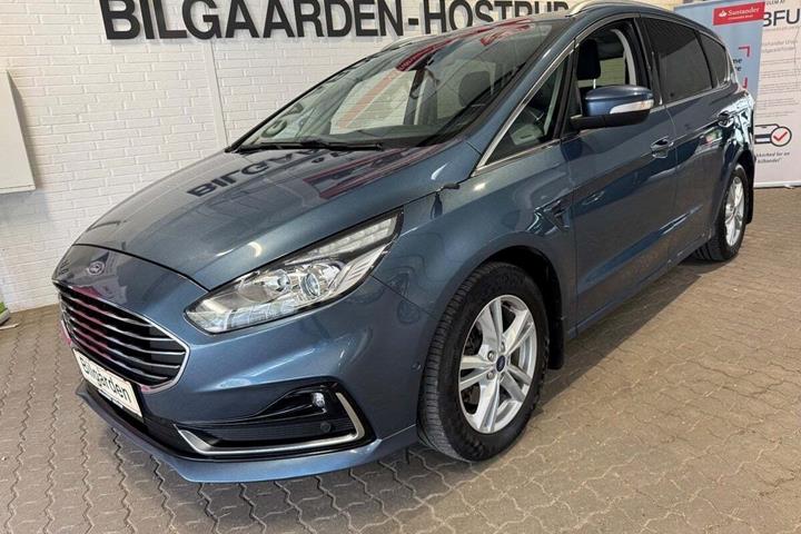 Blå Ford S-MAX fra 2020 set udefra