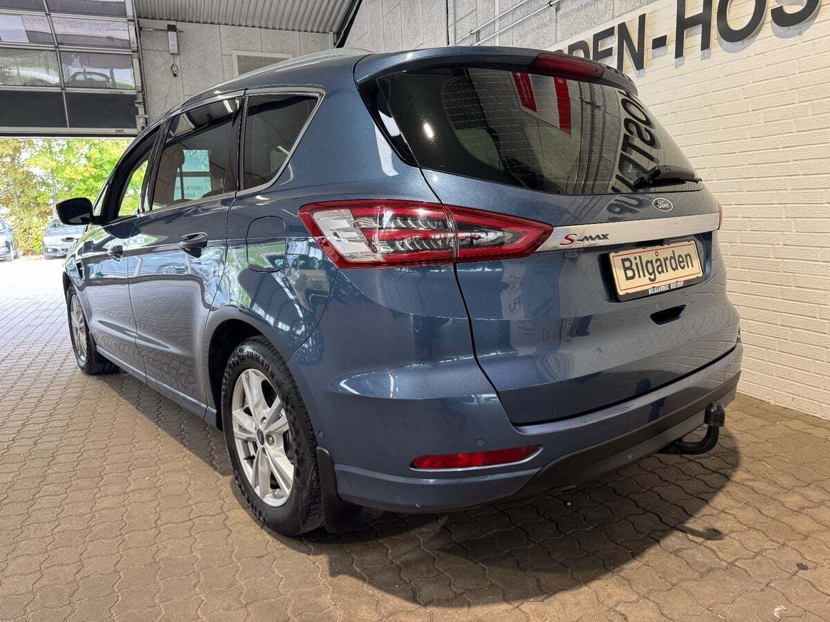 Blå Ford S-MAX fra 2020