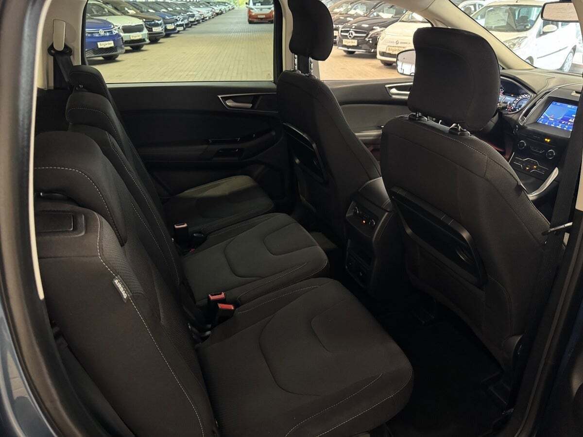 Blå Ford S-MAX fra 2020