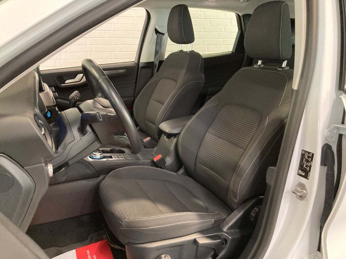 Ford Kuga 2,5 PHEV Titanium CVT