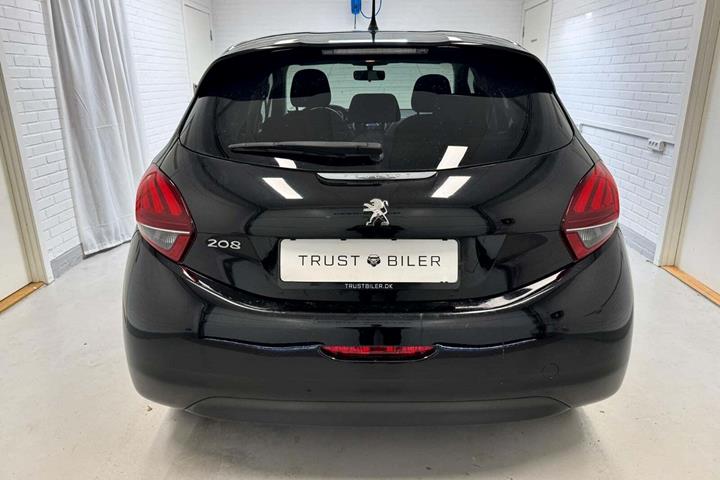 Sort Peugeot 208 fra 2016