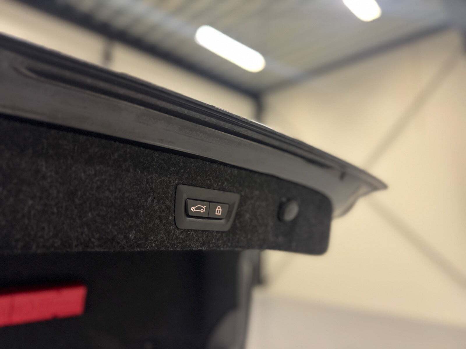 Sort BMW 530e fra 2020