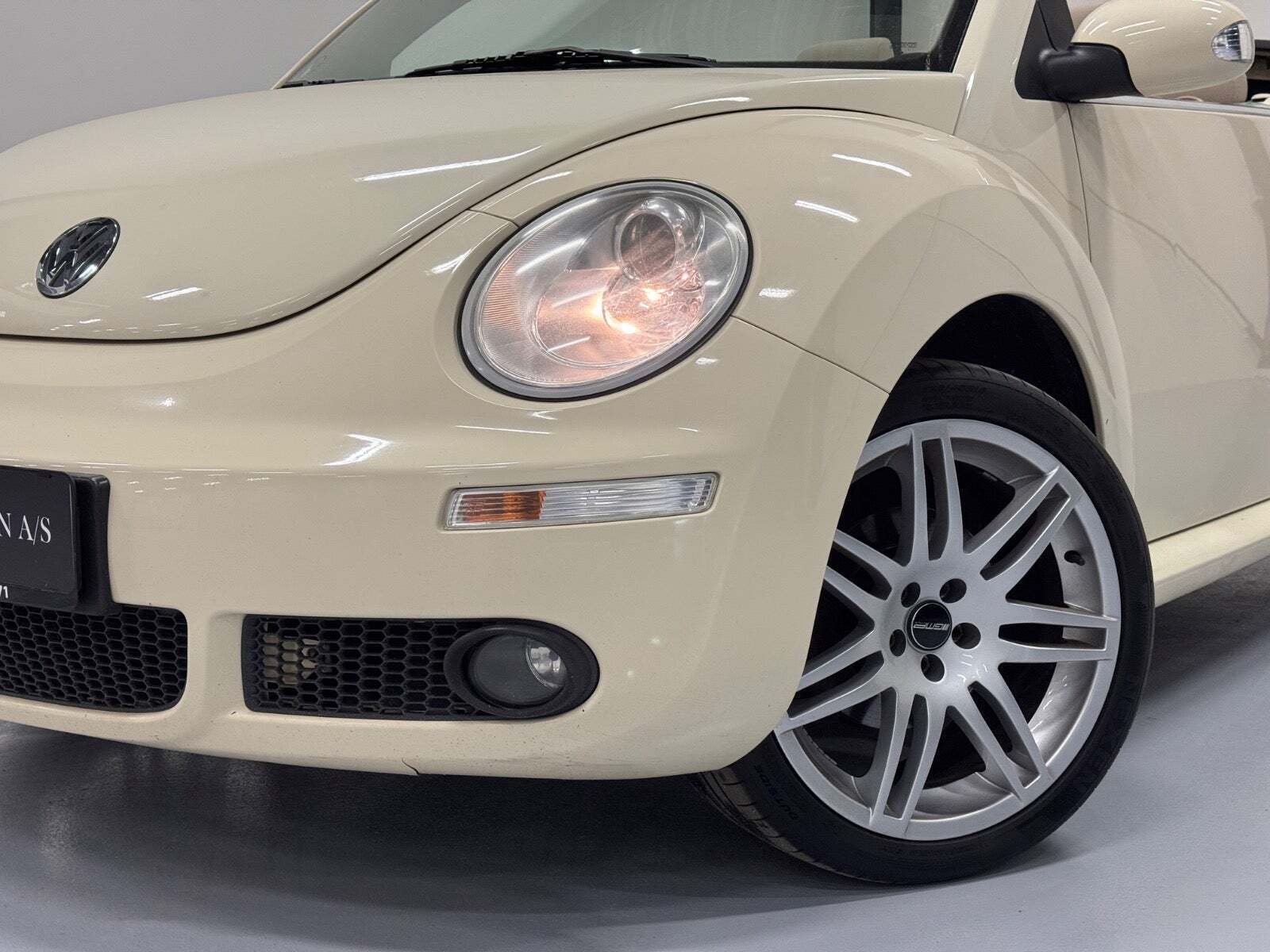 VW New Beetle 1,6 Trendline Cabriolet