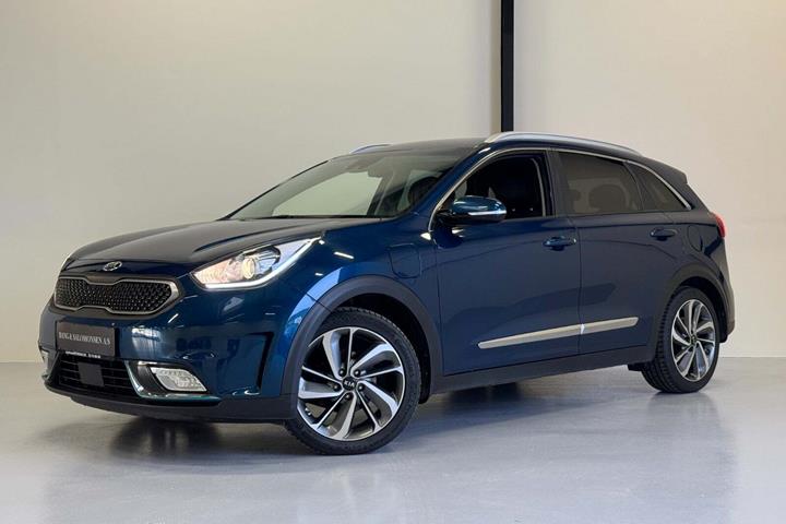 Blå Kia Niro fra 2018 set udefra