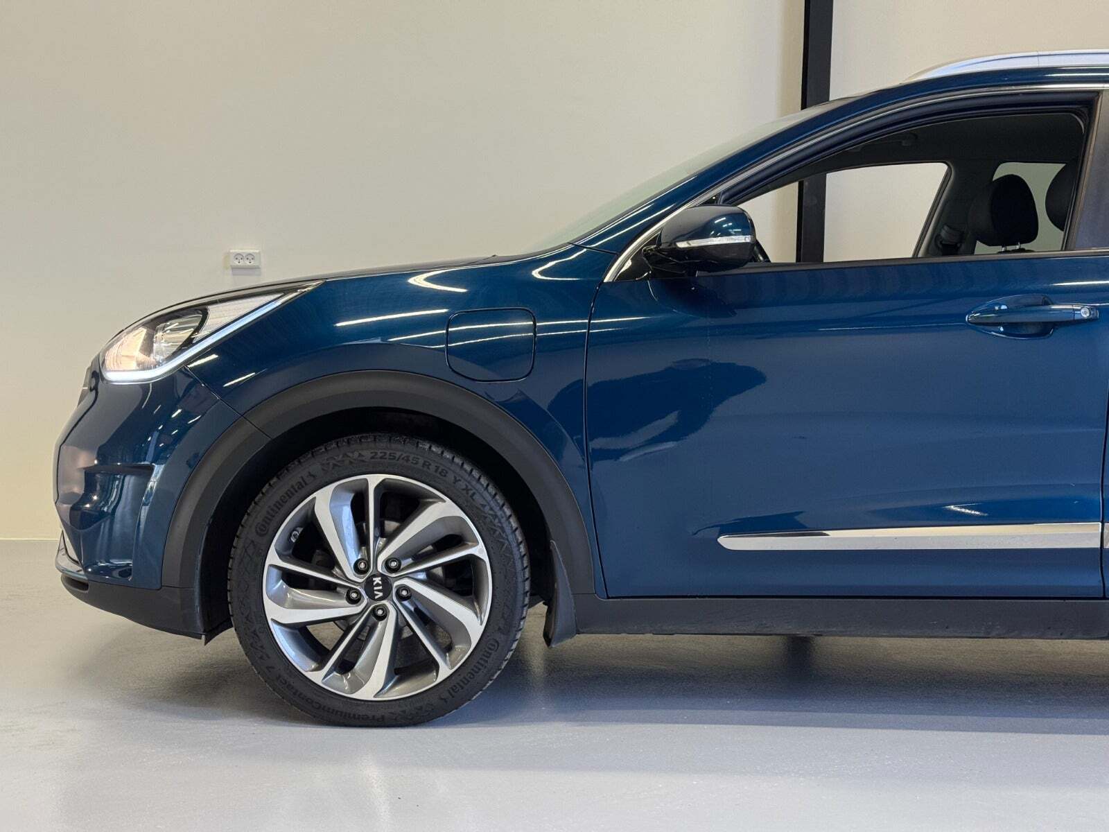 Blå Kia Niro fra 2018