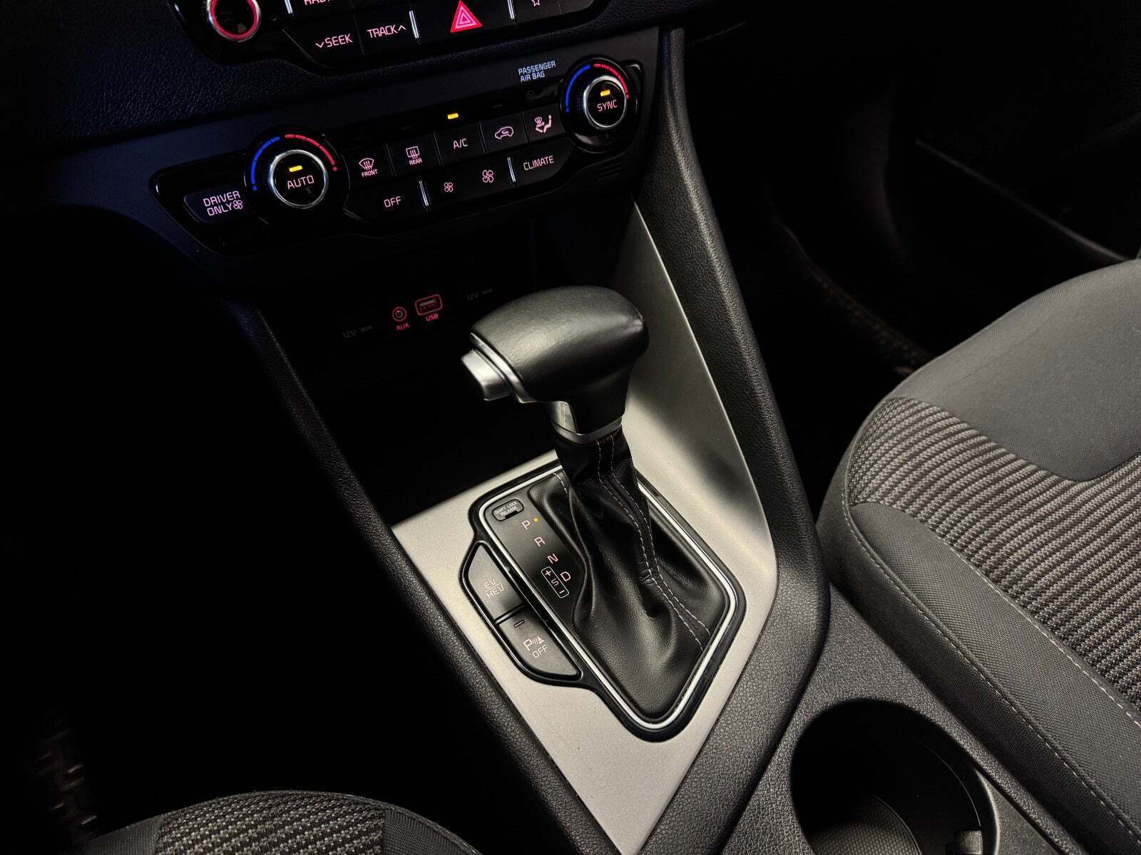Blå Kia Niro fra 2018