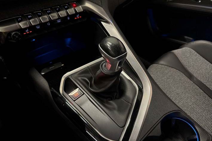 Sort Peugeot 3008 fra 2018