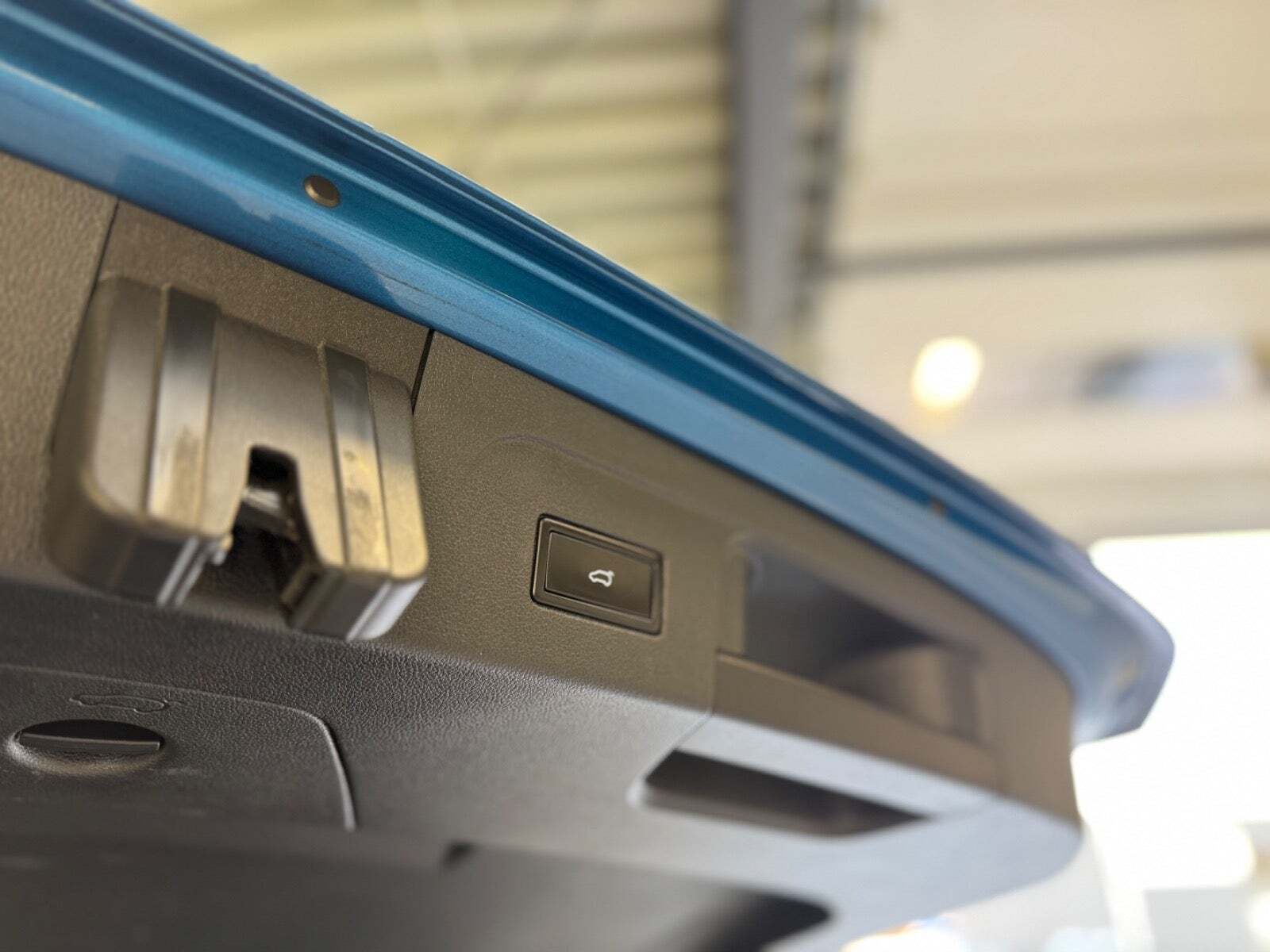 Blå VW Touran fra 2019