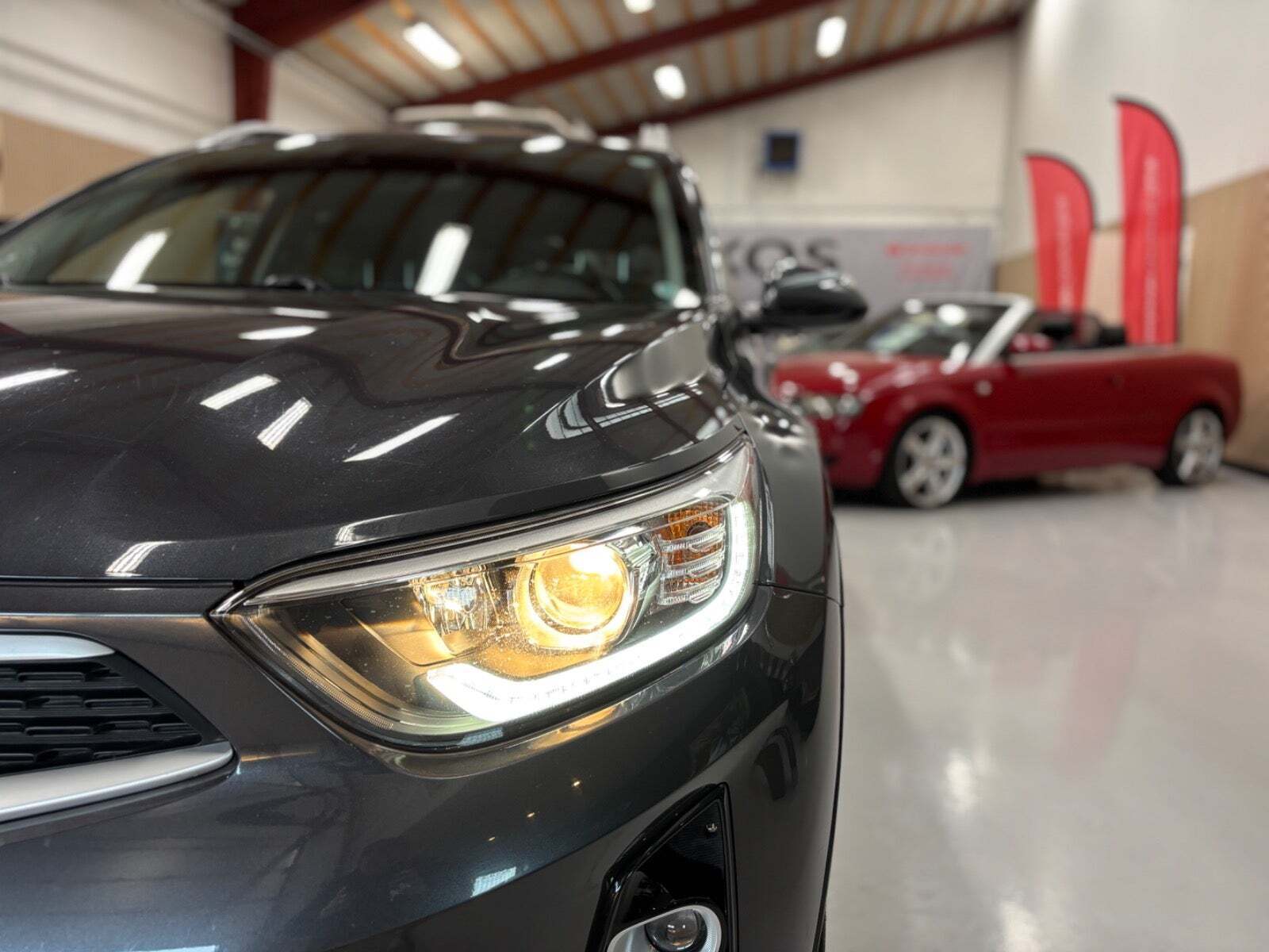 Grå Kia Stonic fra 2020