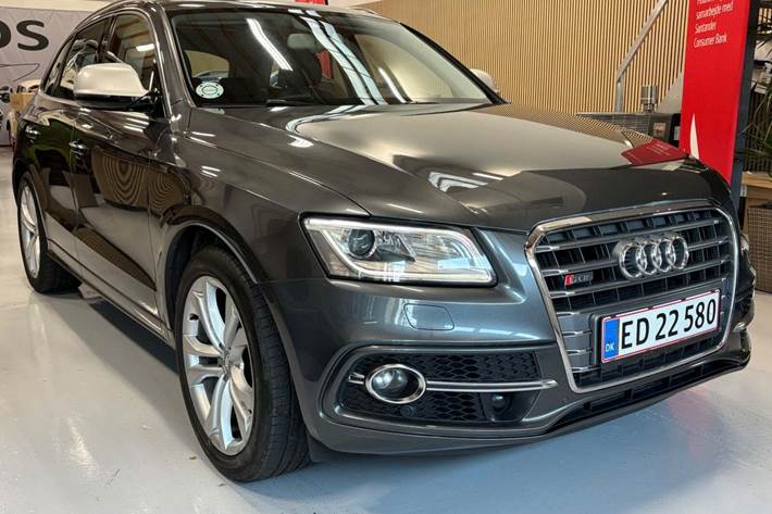 Grå Audi SQ5 fra 2015 set udefra