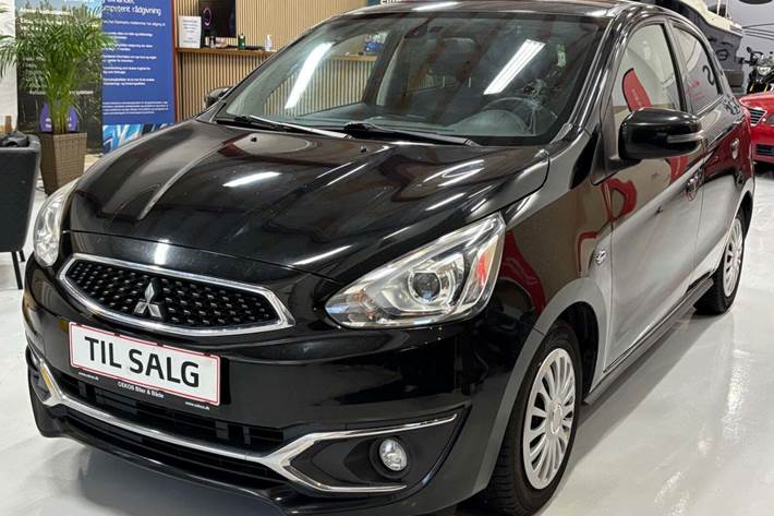 Sort Mitsubishi Space Star fra 2017