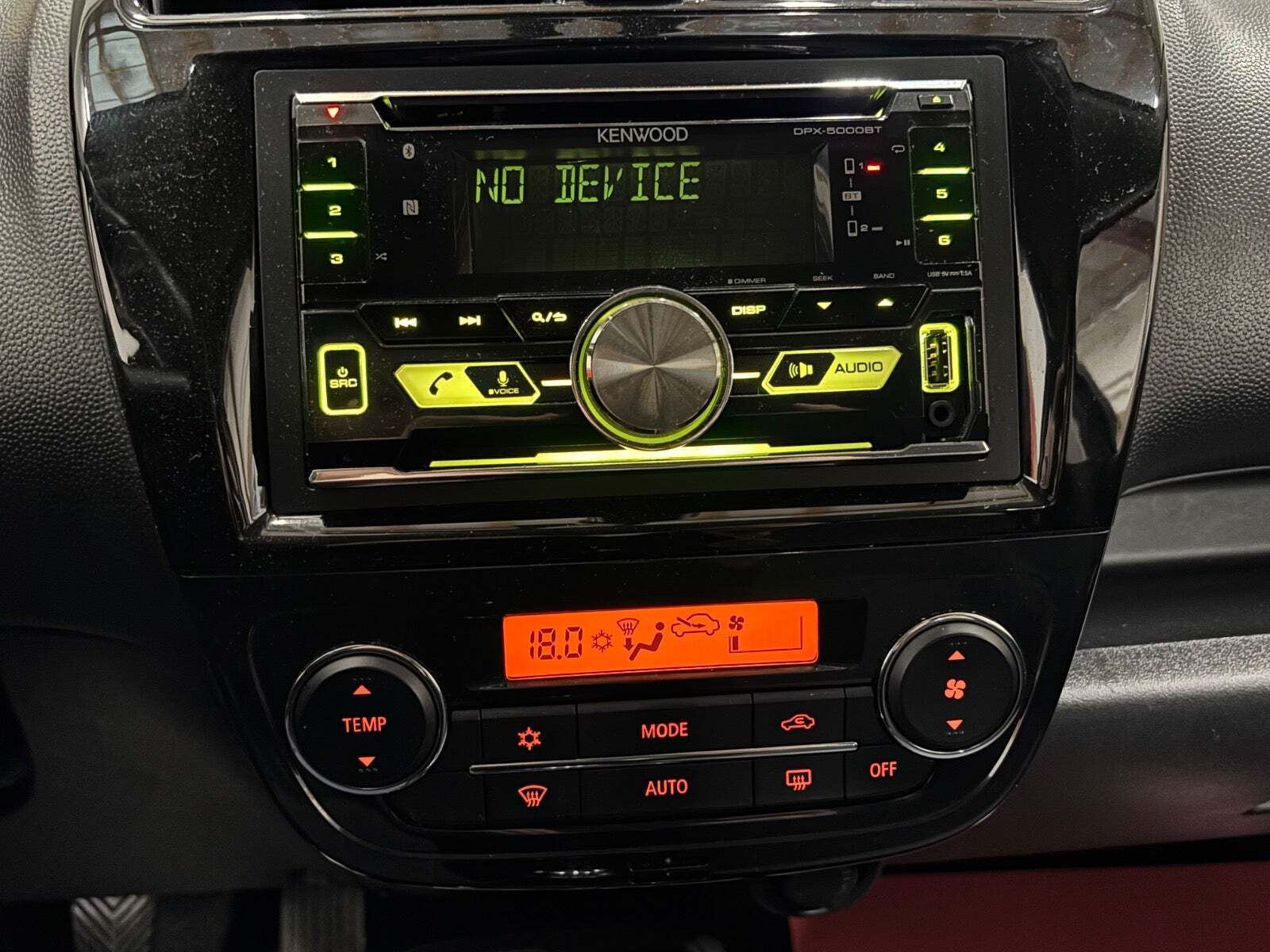 Sort Mitsubishi Space Star fra 2017