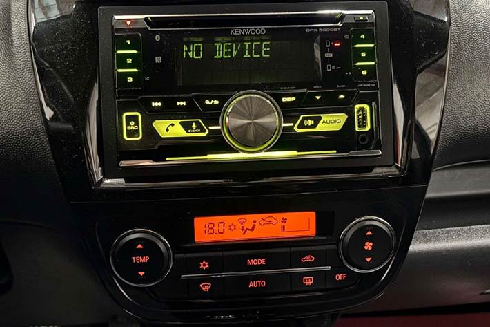 Sort Mitsubishi Space Star fra 2017