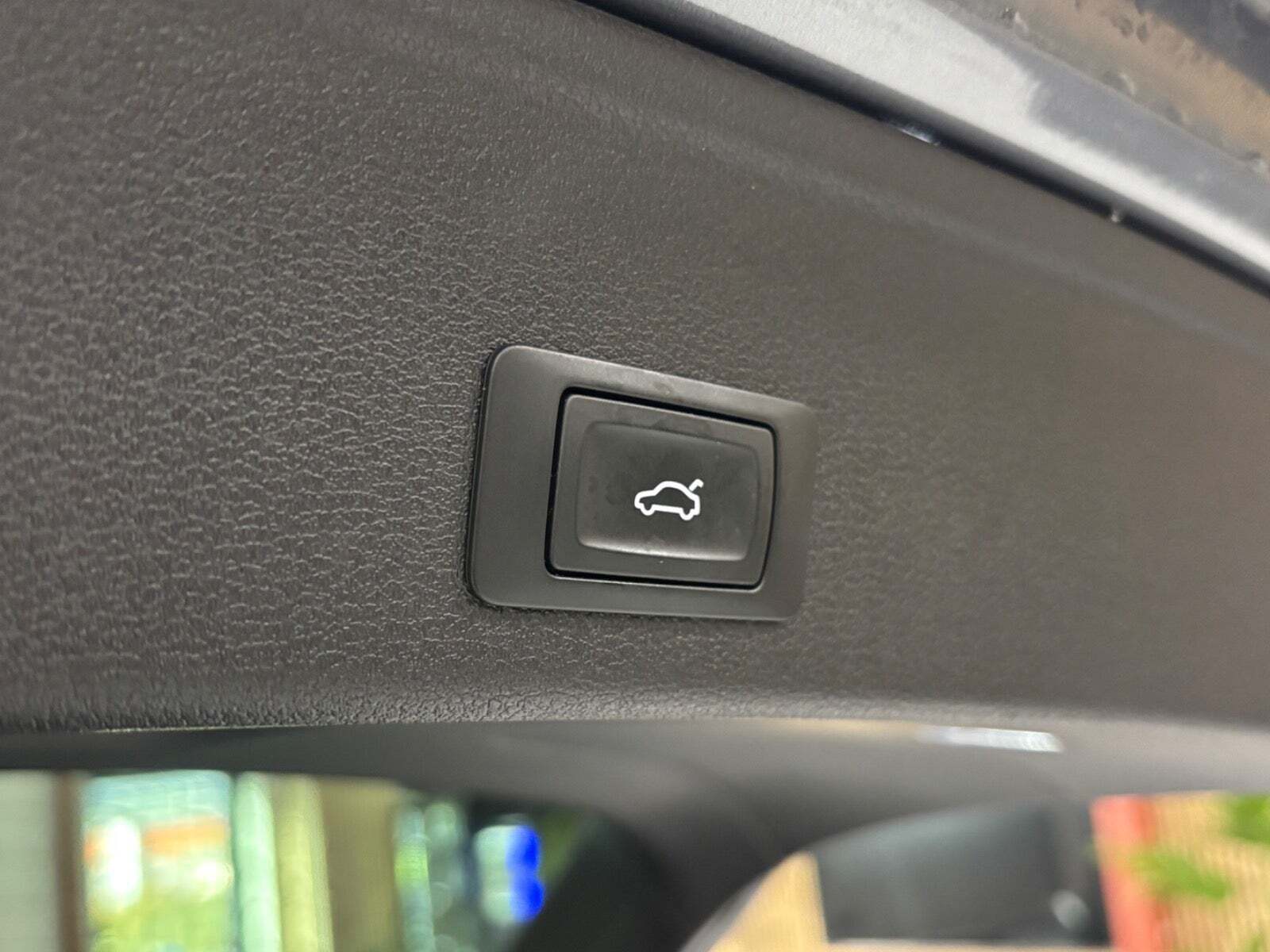 Grå Audi A4 fra 2016