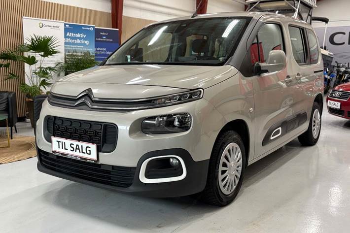 Beige Citroën Berlingo fra 2020