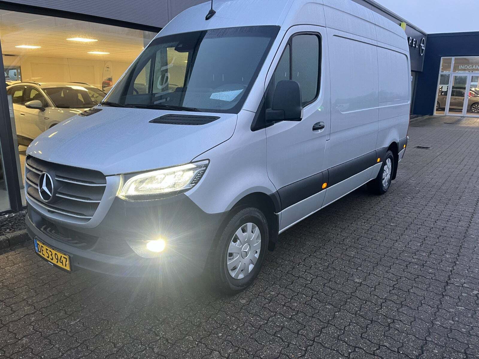 Mercedes Sprinter 319 3,0 CDi A2 Kassevogn aut. RWD