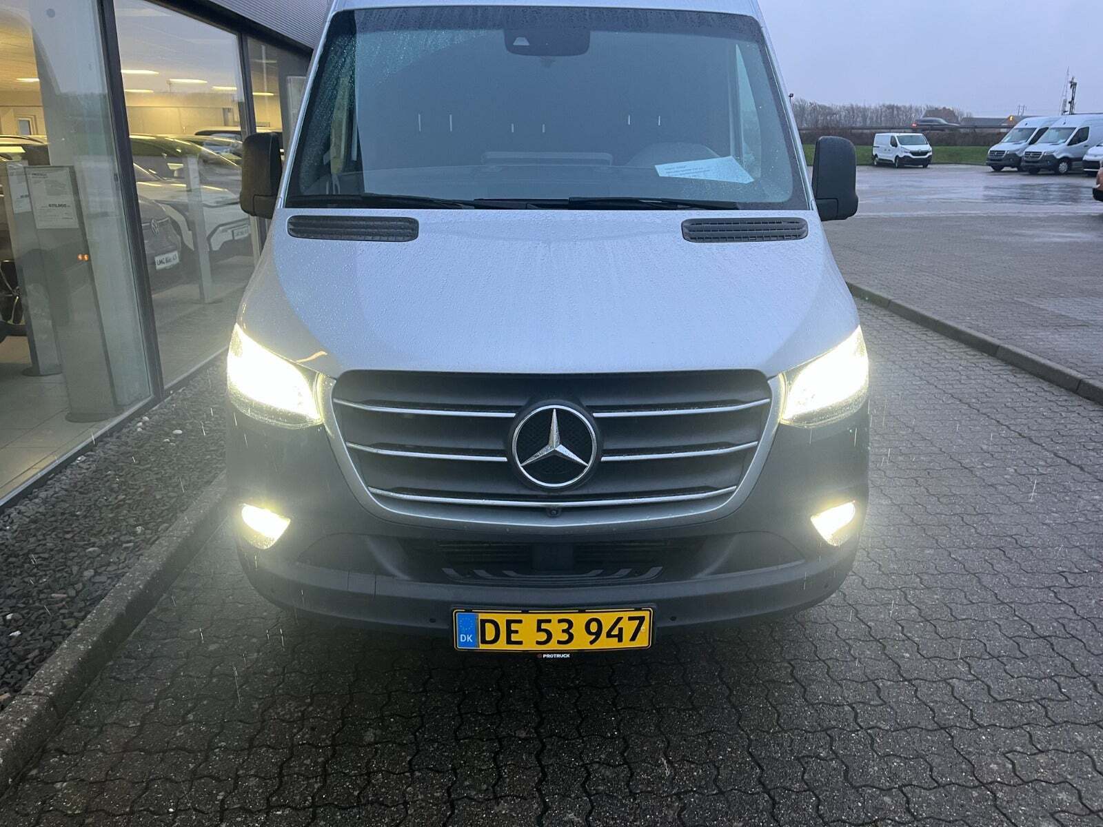 Mercedes Sprinter 319 3,0 CDi A2 Kassevogn aut. RWD