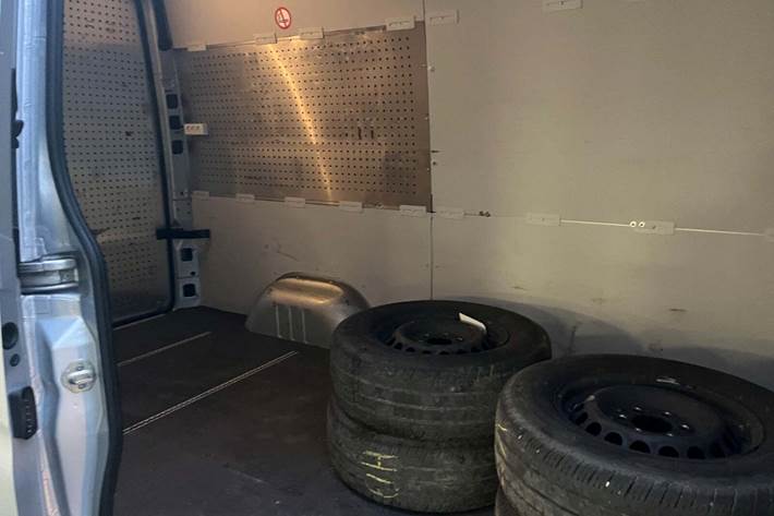 Sølv Mercedes Sprinter 319 fra 2021