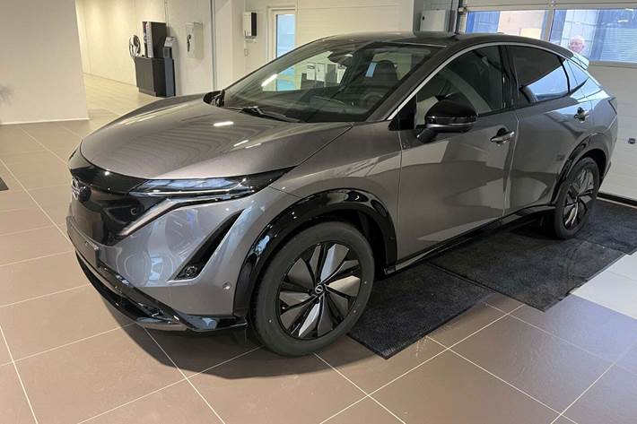 Grå Nissan Ariya fra 2024