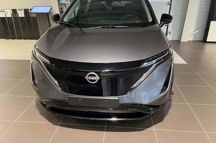 Grå Nissan Ariya fra 2024