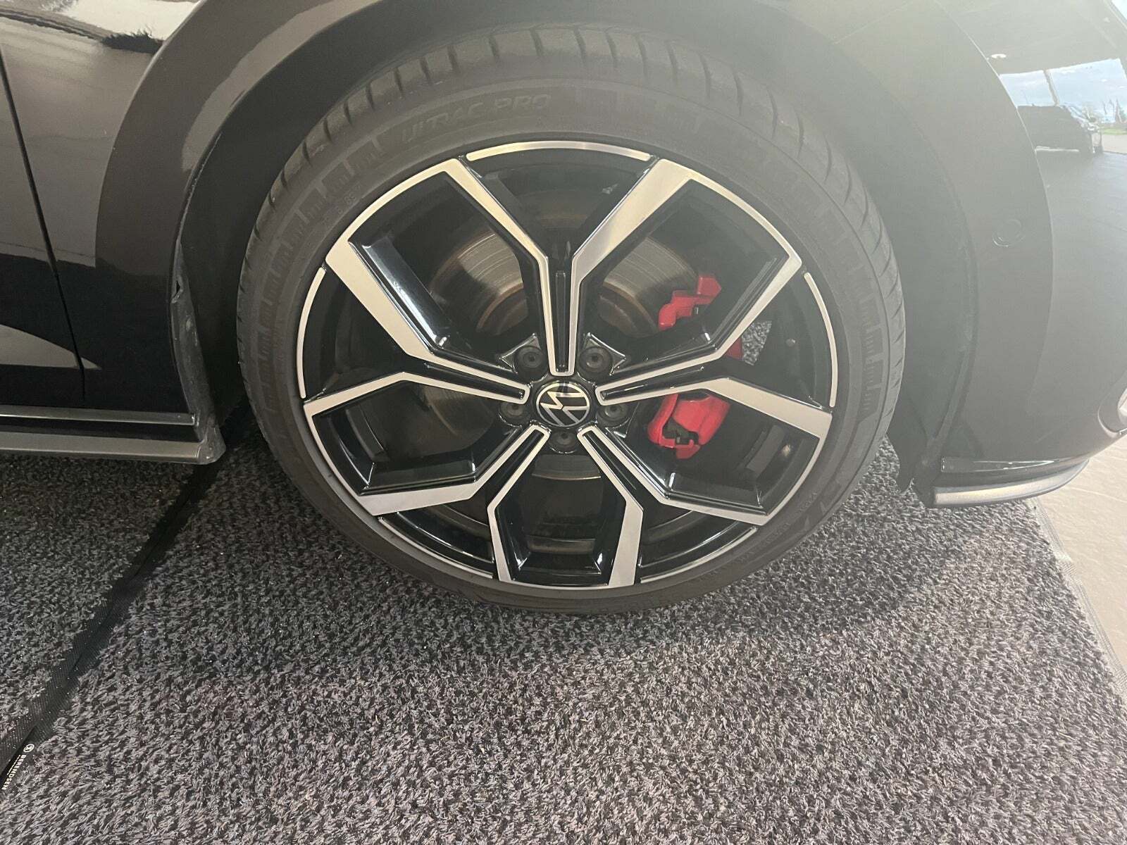 Sort VW Polo fra 2022