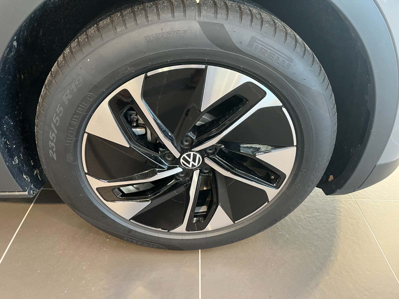 Grå VW ID.4 fra 2025