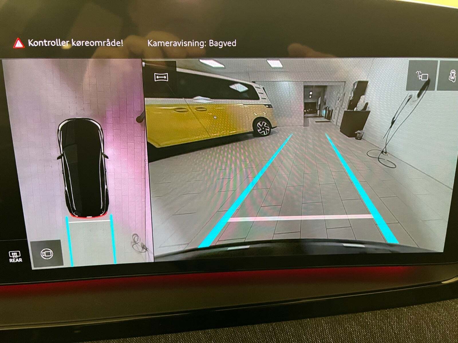 Grå Audi Q6 e-tron fra 2025